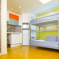 KW Hongdae Hostel Стандартный номер с 2 отдельными кроватями фото 6
