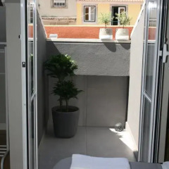 Отель Flores Guest House 4* Улучшенный номер с различными типами кроватей фото 22