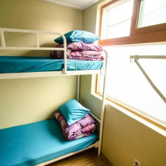 Kimchee Sinchon Guesthouse - Hostel Стандартный номер с 2 отдельными кроватями фото 13