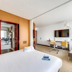 Отель Novotel Suites Paris Nord 18e 4* Улучшенный люкс с различными типами кроватей фото 9