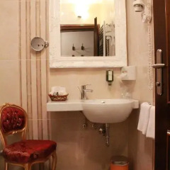 Hotel Grahor 4* Улучшенный номер с двуспальной кроватью фото 13