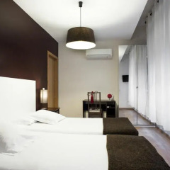 THC Gran Via Hostel Стандартный номер с 2 отдельными кроватями фото 3