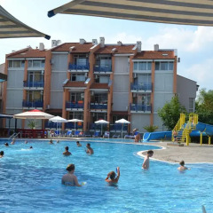 Отель Peevi Apartments Болгария, Солнечный берег - отзывы, цены и фото номеров - забронировать отель Peevi Apartments онлайн бассейн