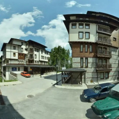 Апартаменты Green Life Family Apartments Pamporovo Пампорово парковка