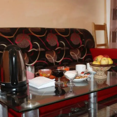 Отель Otel Issyk-Kul-Karakol Кыргызстан, Каракол - отзывы, цены и фото номеров - забронировать отель Otel Issyk-Kul-Karakol онлайн гостиничный бар