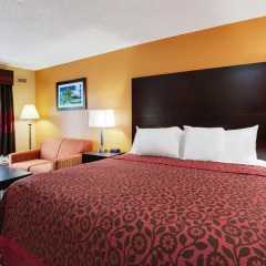 Отель Days Inn by Wyndham Sarasota Bay 2* Стандартный номер с различными типами кроватей