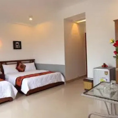 Hanh Dat Hotel Hue 3* Семейный номер Делюкс с двуспальной кроватью фото 4