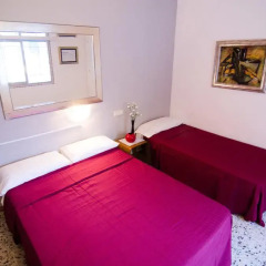 Отель Málaga Inn 2* Стандартный номер с различными типами кроватей (общая ванная комната) фото 5
