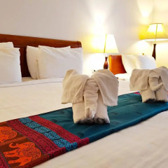 Dinso Mon Hotel 3* Номер Делюкс фото 2