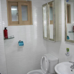 Отель Hongdae Family Housetel 2 Кровать в мужском общем номере с двухъярусной кроватью фото 3