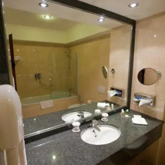 Ramada Hotel & Suites Bucharest North 4* Номер Делюкс с различными типами кроватей фото 5