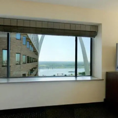 Отель Hyatt Regency St. Louis at The Arch 4* Стандартный номер с различными типами кроватей фото 8
