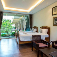 Отель Feung Nakorn Balcony Rooms and Cafe 3* Люкс Премиум фото 7