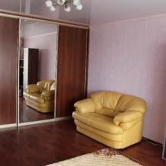 Гостиница 33 Kvartirki Apartment on Ulitsa Rossiyskaya 10 в Уфе отзывы, цены и фото номеров - забронировать гостиницу 33 Kvartirki Apartment on Ulitsa Rossiyskaya 10 онлайн Уфа комната для гостей фото 2