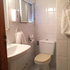 Отель Hostal Restaurante Río Ubierna Стандартный номер с различными типами кроватей фото 8