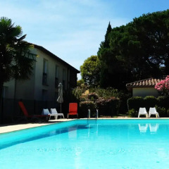 Отель Hôtel Résidence Les Pins Galants Toulouse-Tournefeuille Франция, Турнефёй - отзывы, цены и фото номеров - забронировать отель Hôtel Résidence Les Pins Galants Toulouse-Tournefeuille онлайн бассейн