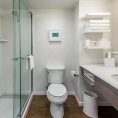Отель Hampton by Hilton Luton Airport 3* Стандартный номер с 2 отдельными кроватями фото 6