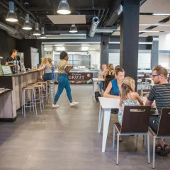 De Draecke Hostel гостиничный бар