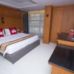 Отель ZEN Rooms Sukhumvit 11 3* Улучшенный номер с различными типами кроватей фото 2