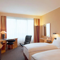 Отель NH Düsseldorf City 4* Стандартный номер с двуспальной кроватью фото 3