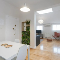 Отель Apartamentos Las Letras Мадрид комната для гостей фото 3