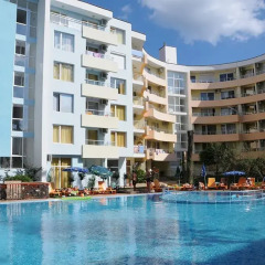 Отель Bulgarienhus Yassen Apartments Болгария, Солнечный берег - отзывы, цены и фото номеров - забронировать отель Bulgarienhus Yassen Apartments онлайн бассейн фото 3