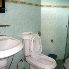 Отель Isuru Garden Rest ванная фото 2
