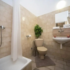 Отель Pink House Apartments Чехия, Прага - отзывы, цены и фото номеров - забронировать отель Pink House Apartments онлайн ванная