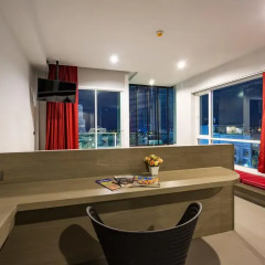 Отель At Patong 4* Номер Делюкс фото 12