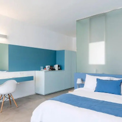 Отель Alti Santorini Suites Люкс с различными типами кроватей фото 7