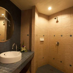 Отель Woraburi Phuket Resort & Spa 4* Улучшенный номер двуспальная кровать