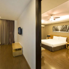 Отель TRIIP Boutique Ben Thanh 3* Люкс с различными типами кроватей фото 2