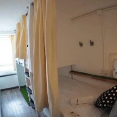 Jetty Huahin Hostel Кровать в женском общем номере с двухъярусной кроватью