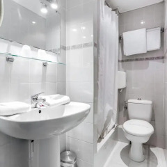 Отель Days Inn Nice Centre ванная фото 2