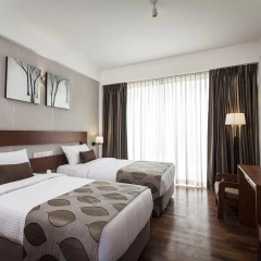 Отель The Ocean Colombo 3* Улучшенный номер с различными типами кроватей фото 2