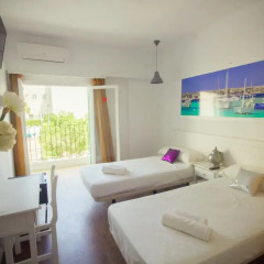 Хостел NWT SUNSET IBIZA Стандартный номер с двуспальной кроватью фото 7