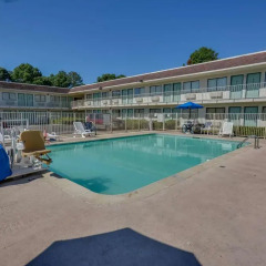 Отель Motel 6 Meridian Mississippi бассейн фото 2