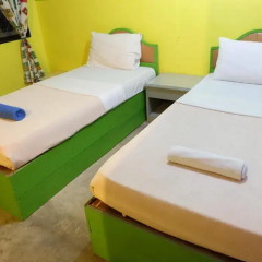 B&B House & Hostel Кровать в общем номере с двухъярусной кроватью
