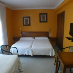 Отель Hostal Matazueras Стандартный номер с различными типами кроватей фото 2