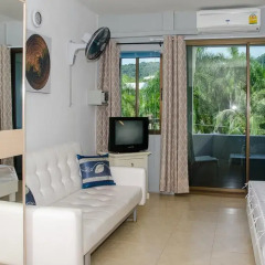 Отель Allstar Guesthouse 3* Номер Делюкс