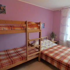 Hostel Dobryij Стандартный семейный номер с двуспальной кроватью (общая ванная комната) фото 2