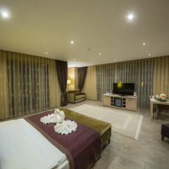Hilly Hotel - Boutique Class 4* Люкс с различными типами кроватей