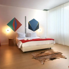 Отель Un-Almada House - Oporto City Flats Порту сейф в номере