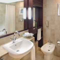 Отель Beach Rotana ванная