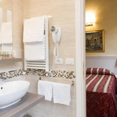 Отель Domus Trevi 3* Стандартный номер с различными типами кроватей фото 7