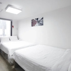 K-POP HOTEL Dongdaemun 2* Стандартный семейный номер с двуспальной кроватью фото 8