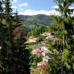 Отель Eco House Family Hotel Болгария, Чепеларе - отзывы, цены и фото номеров - забронировать отель Eco House Family Hotel онлайн приотельная территория фото 2
