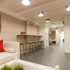 Отель Lovely And Chic Apt Next To Sagrada Familia гостиничный бар