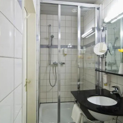 GHOTEL hotel & living Hamburg 3* Стандартный номер с различными типами кроватей