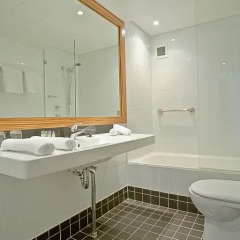 Cambridge Hotel Sydney 4* Номер One bedroom deluxe с различными типами кроватей фото 6